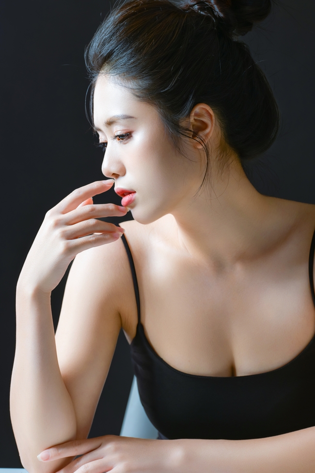 亚洲性感女人人像艺术写真摄影图片