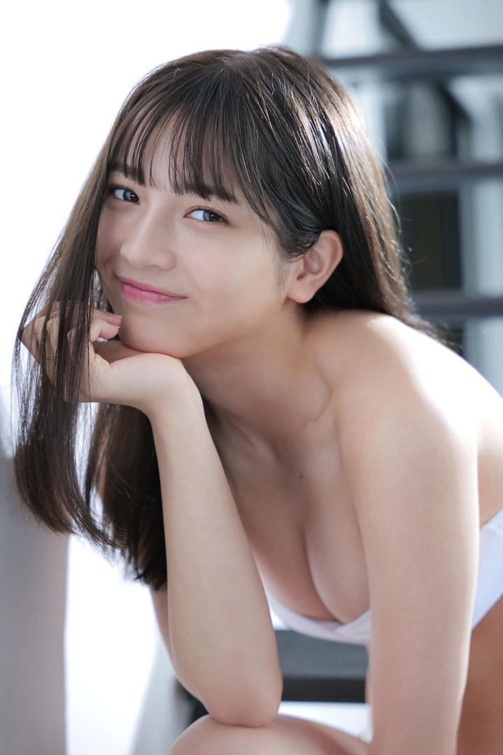 水蜜桃清纯可爱日本比基尼女生美女图片