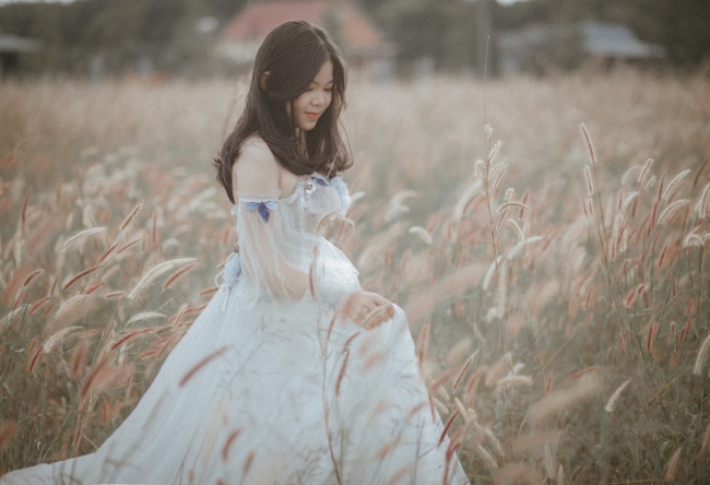 原生态户外婚纱摄影图片