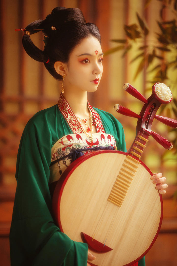 汉服琵琶古典古装美女艺术写真图片