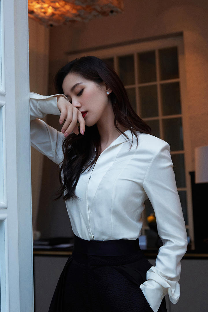 高清美女明星刘诗诗霸气女总裁写真摄影图片