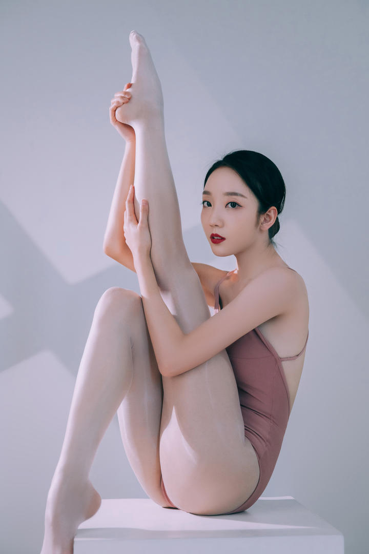 国产手机精品一区舞蹈美女艺术照写真集下载