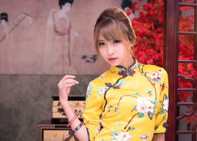 旗袍气质美女图片