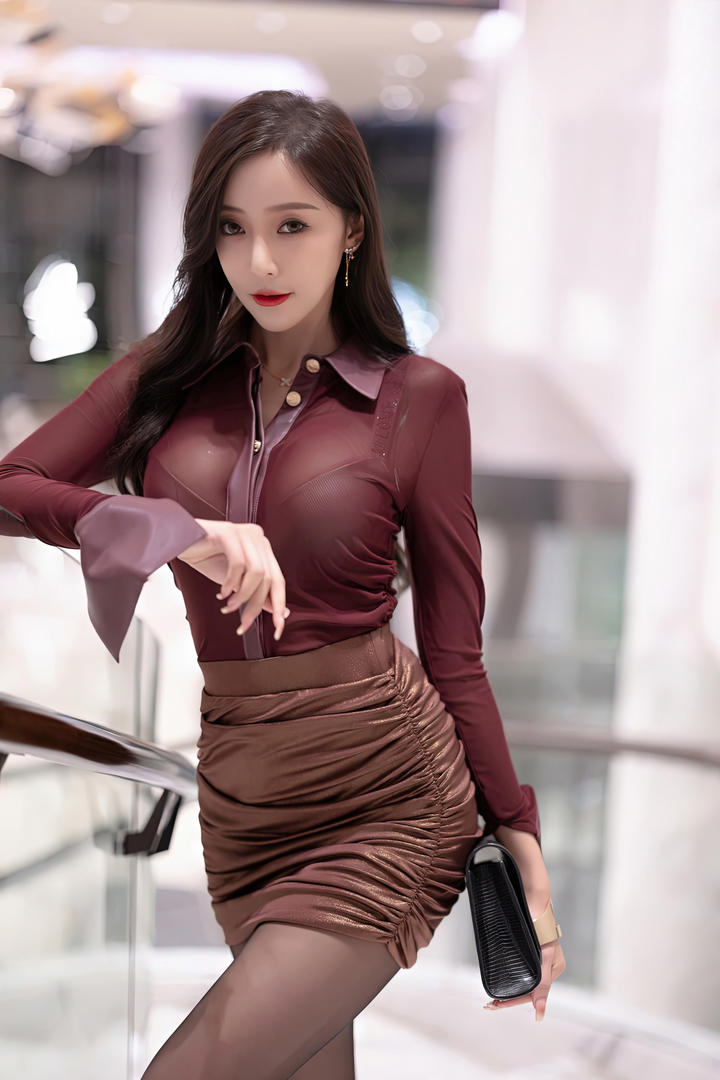 时尚性感的黑丝袜美女王馨瑶街拍美女壁纸图片