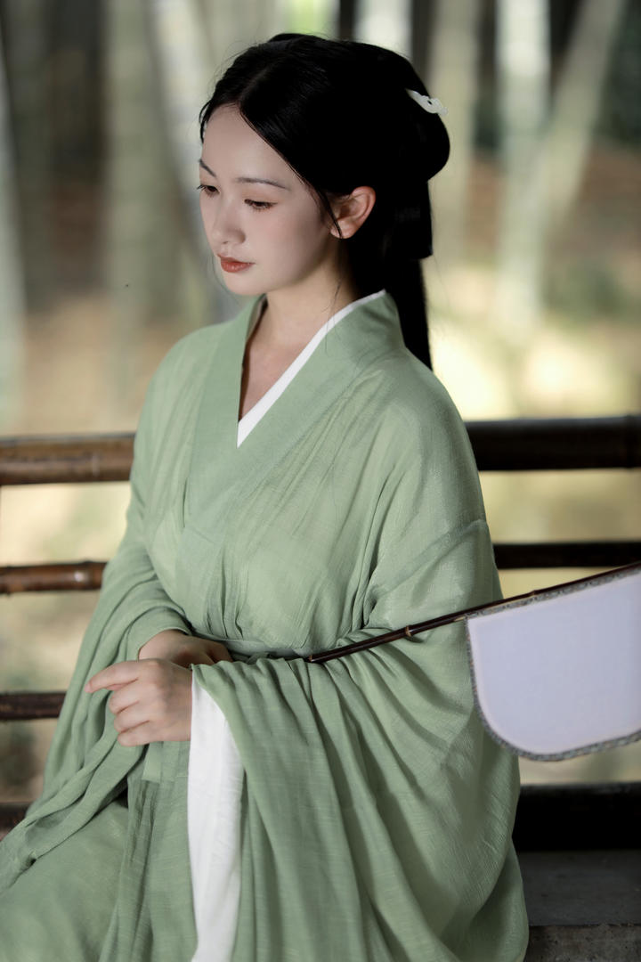 唯美古风汉服女生艺术摄影写真图片