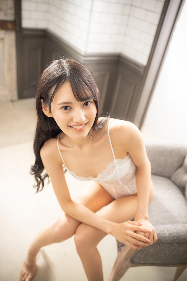 日本纯欲少女穿蕾丝内衣性感私房照图片