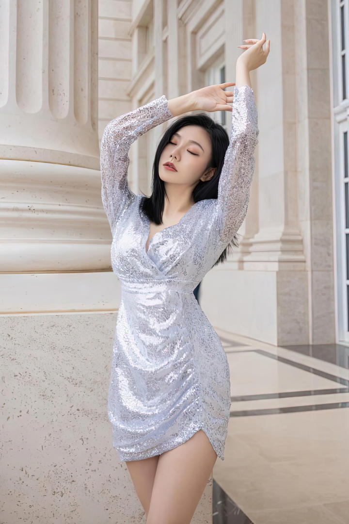 身材高挑的MM131亚洲精品久久安然美女图片