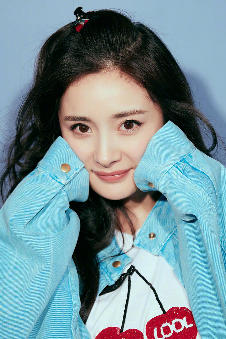 高清美女明星杨幂特写图片