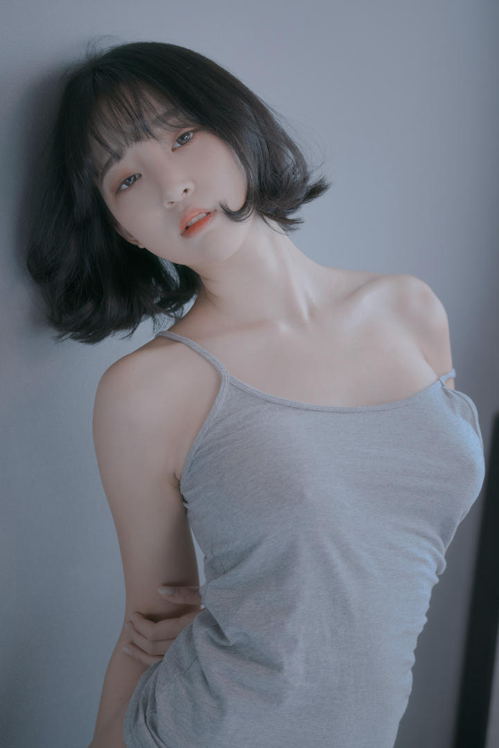 小清新画风美女日本模特姜仁卿图片