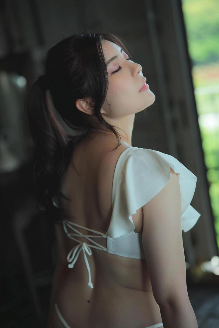 日本气质美女背影