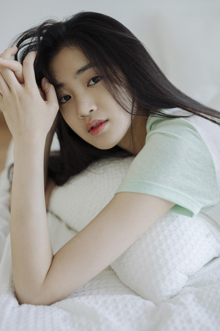中国甜美女孩高清写真图片