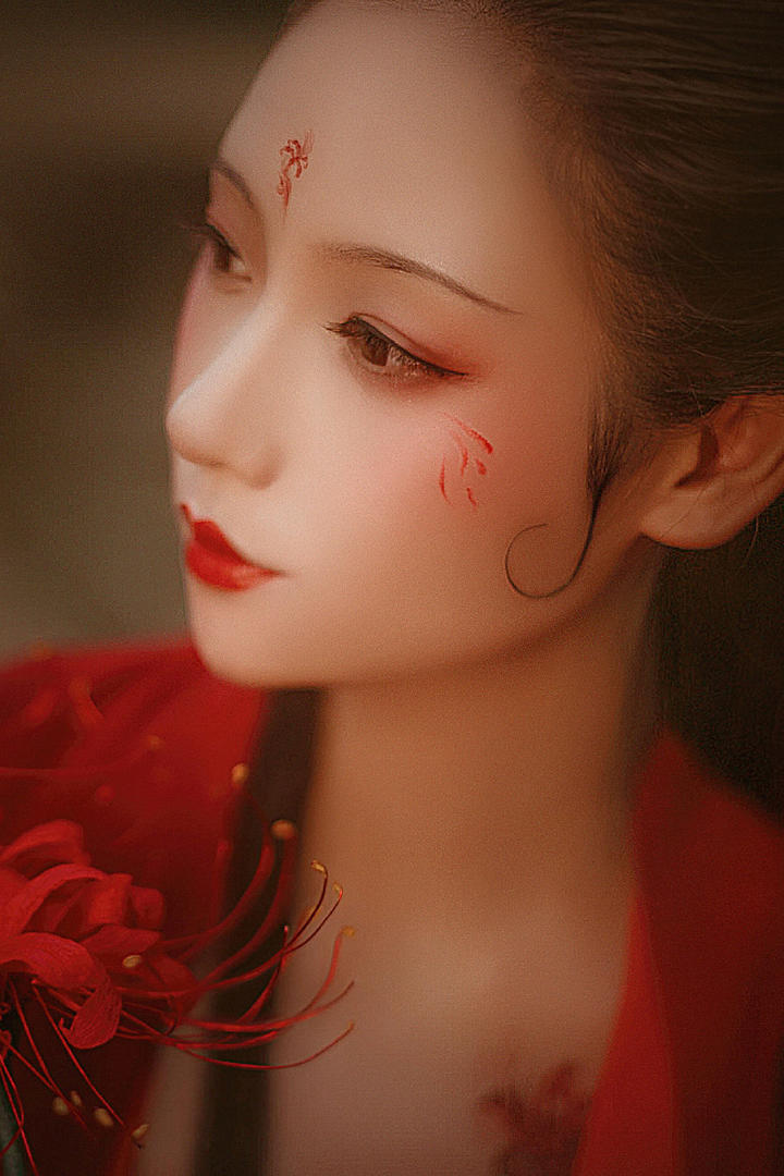 古装红唇汉服美女沉鱼落雁艺术写真图片