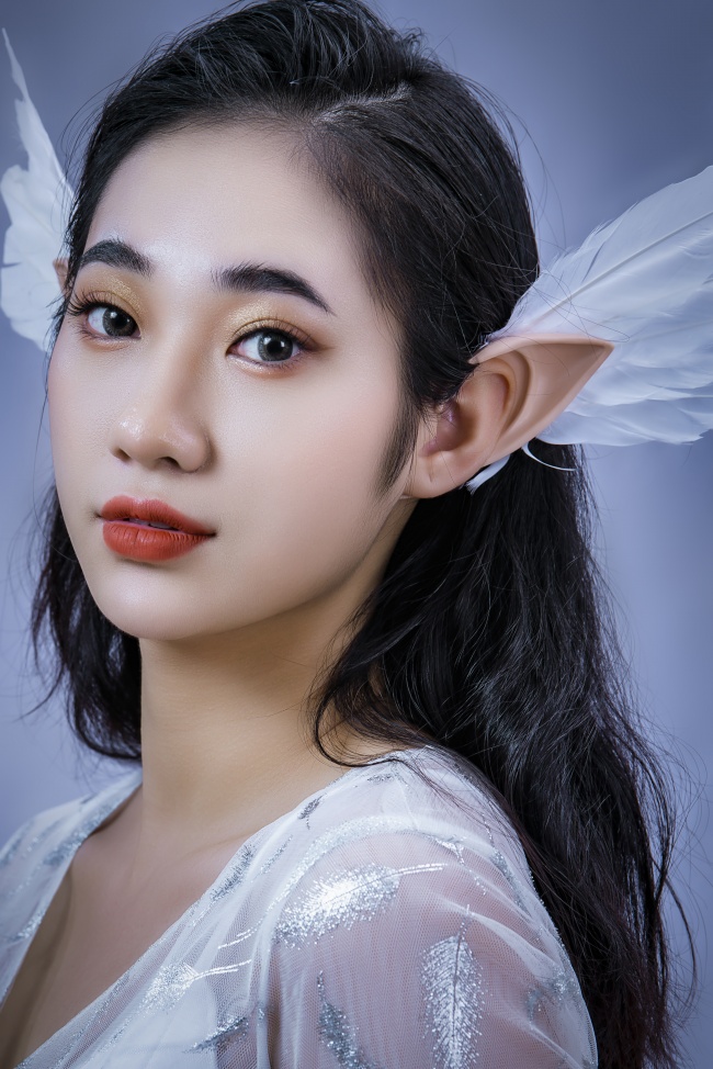 精灵装扮美女写真图片