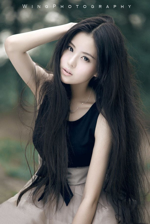 美女自然写真，满山遍野鲜花开