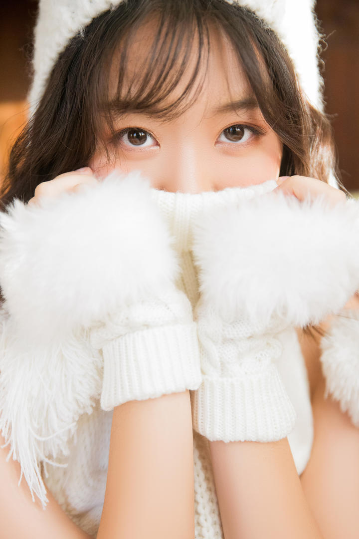 大眼睛可爱女生高清手机壁纸图片专区