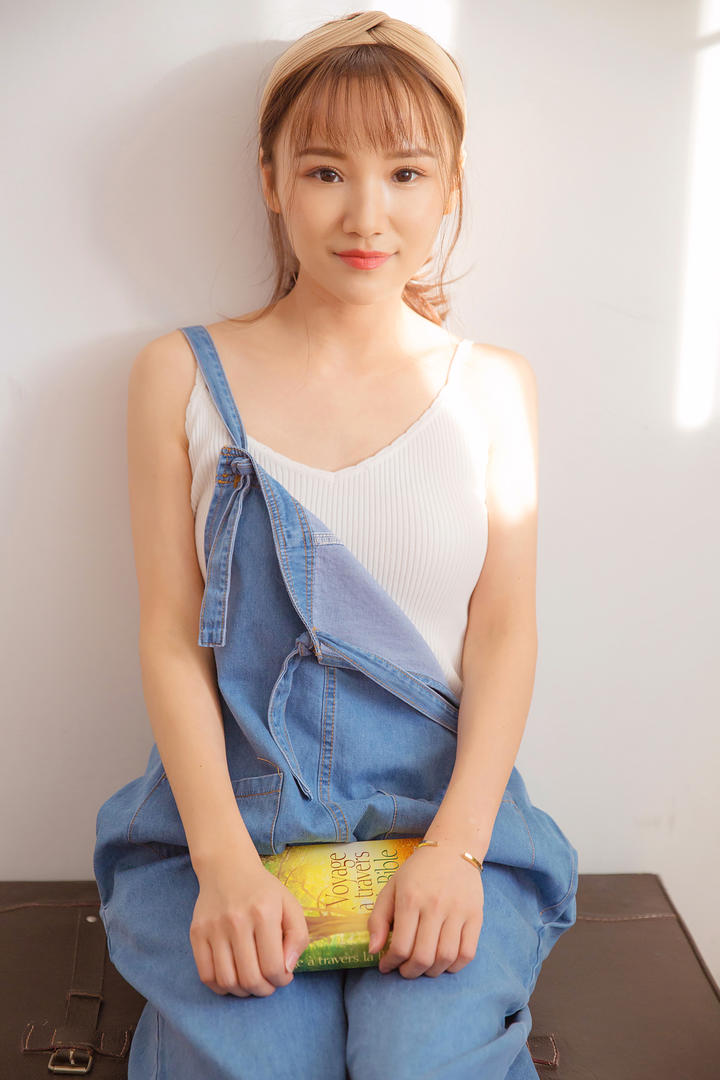 温柔恬静的小美女养眼美女手机壁纸图片大全