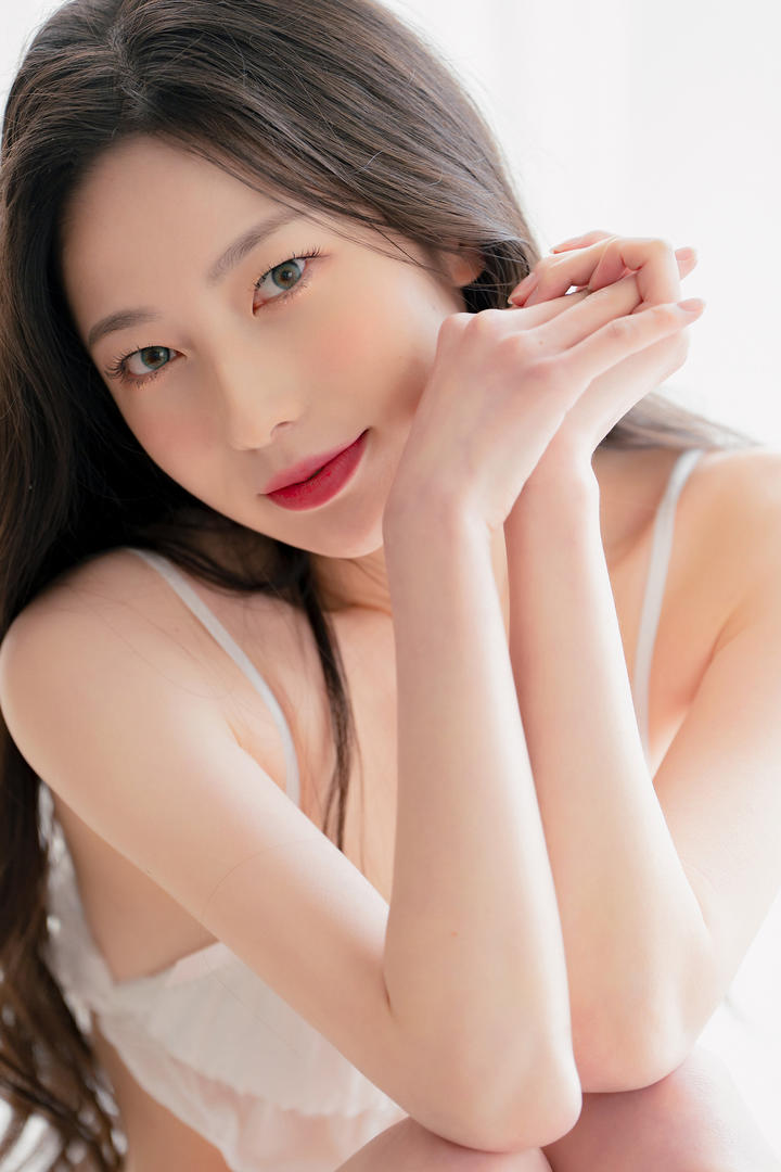 蜜桃国精产品二三三区图片