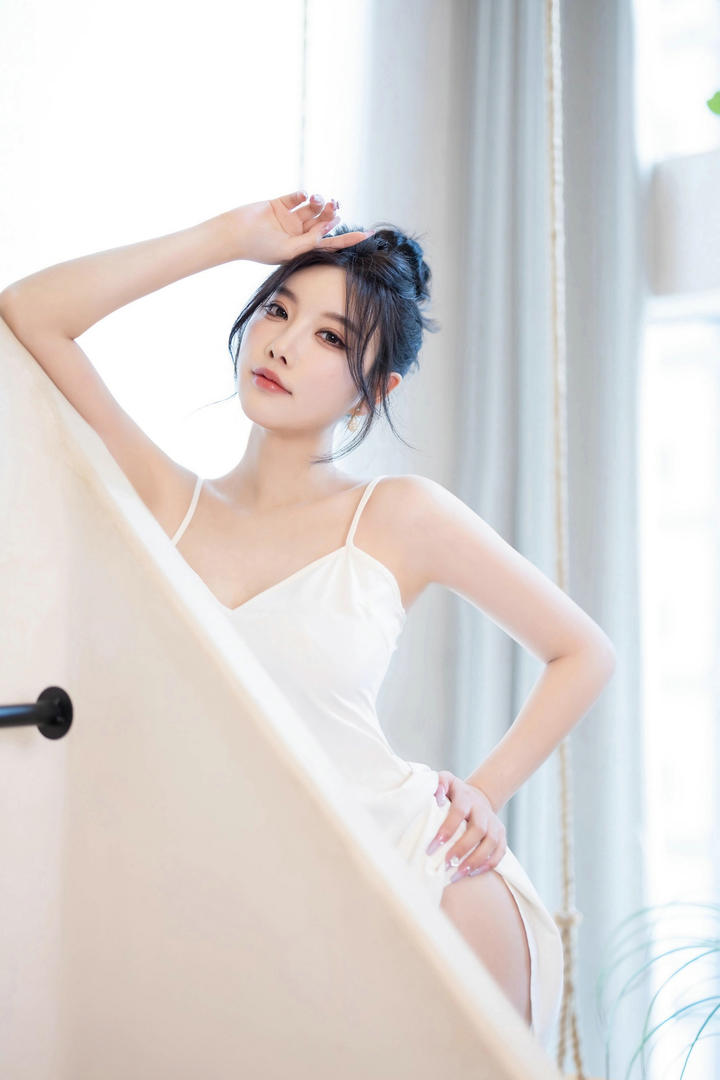中国极品美女模特杨晨晨无码写真专区