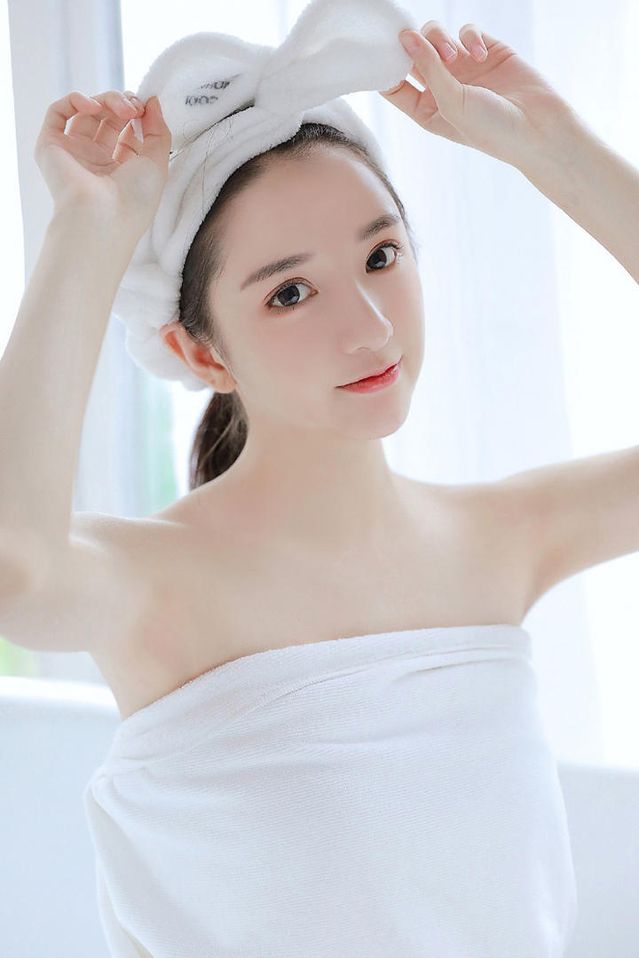 刚洗完澡的清纯可爱女生唯美写真图片大全