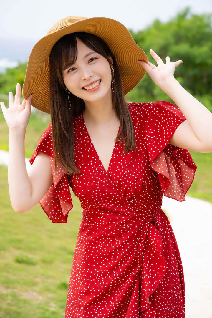 亚洲在线红裙美女图片