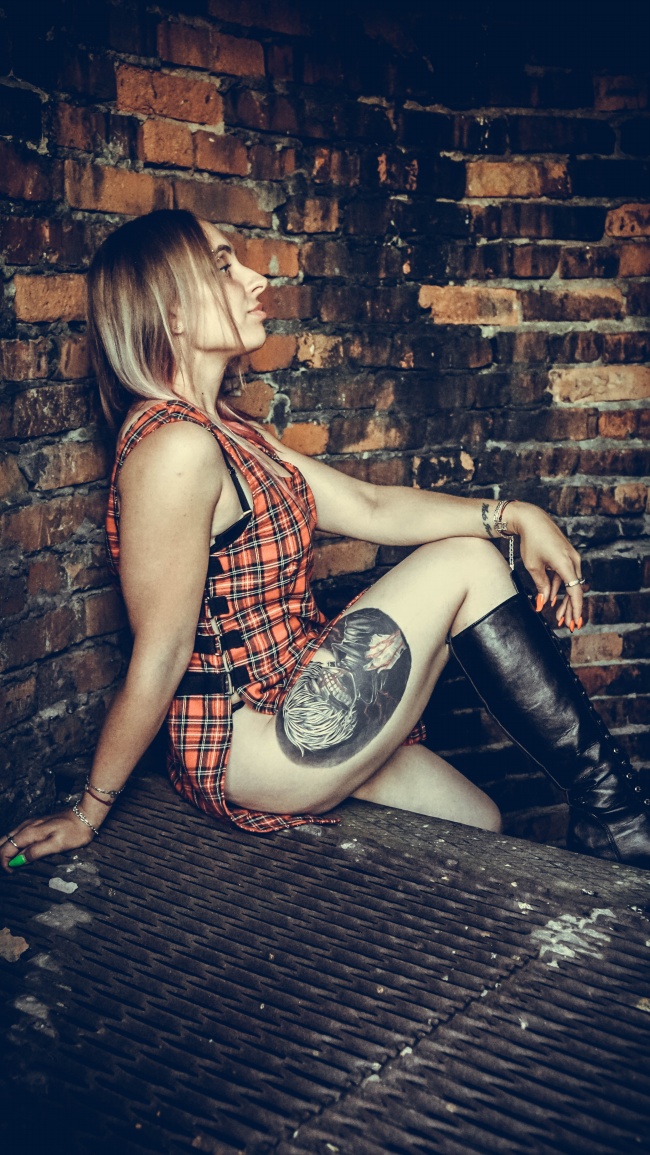 性感纹身美女艺术写真图片