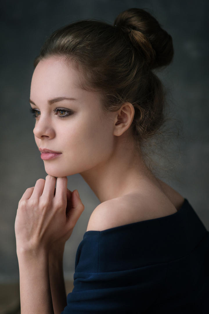 欧美气质美少女艺术写真图片