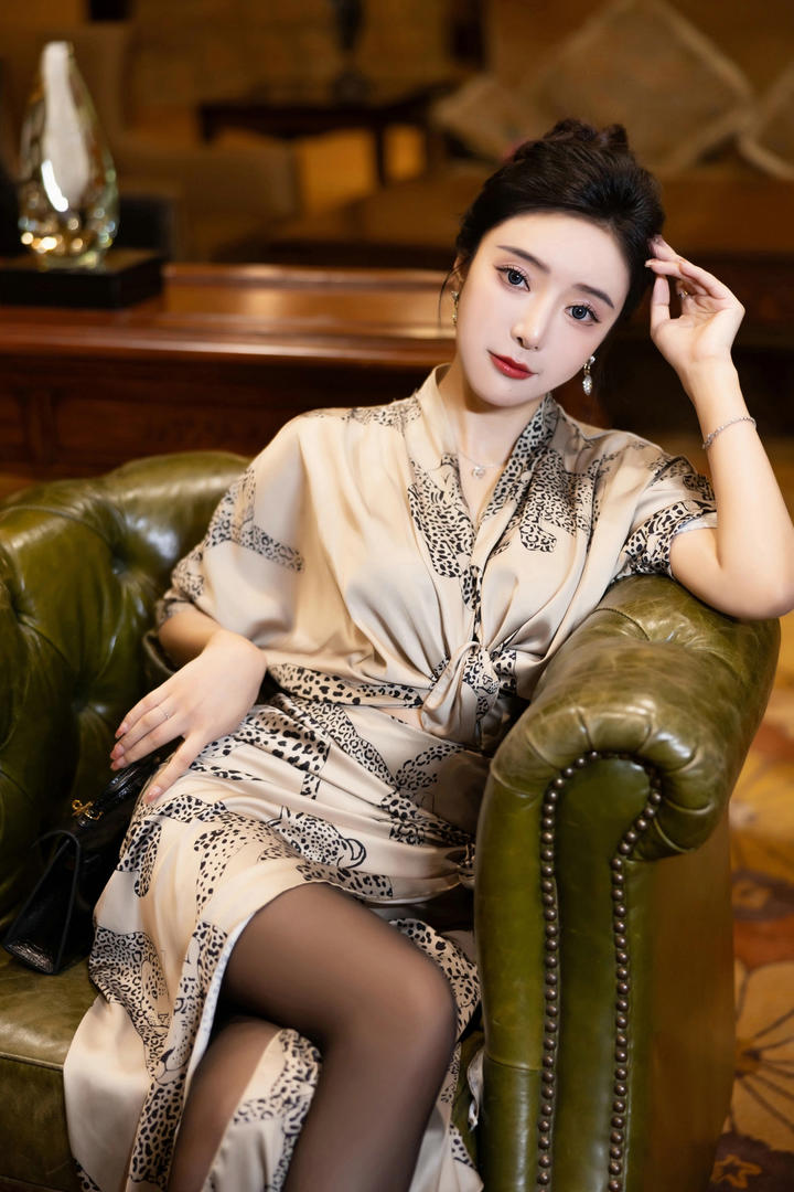穿睡衣的黑丝美女王馨瑶销魂美女图库