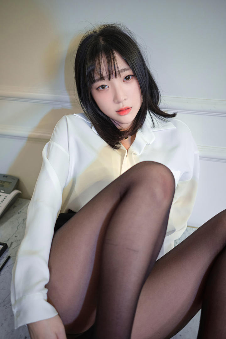 韩国职业装性感天花板 秘书风包臀裙写真黑丝诱惑图片