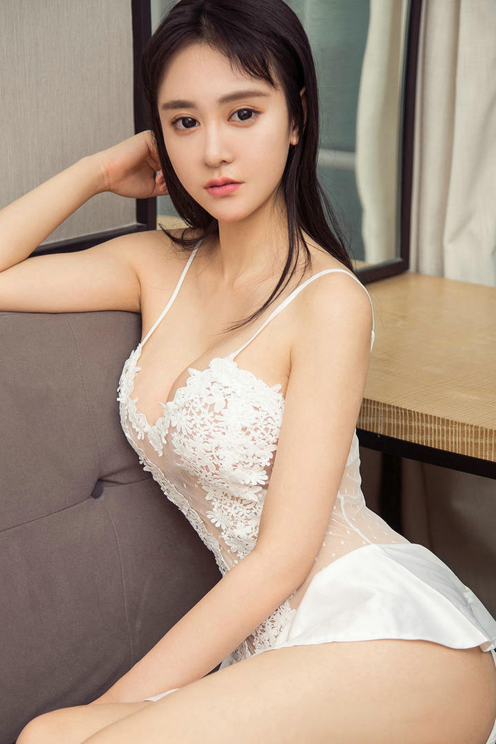 高清漂亮的睡衣性感美女写真图片