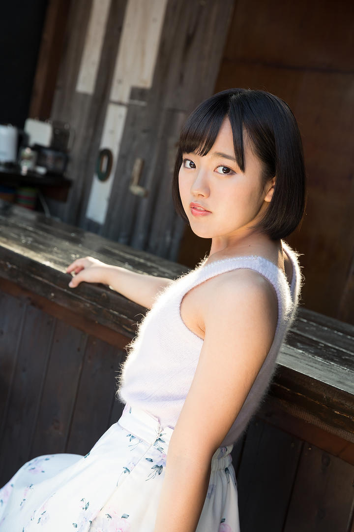 超高清日本短发性感美女写真图片