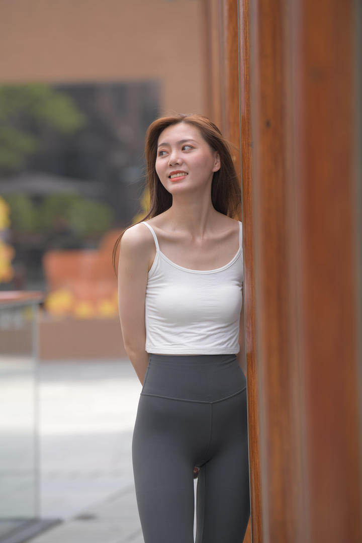 3A街拍紧身裤美女模特壁纸图片