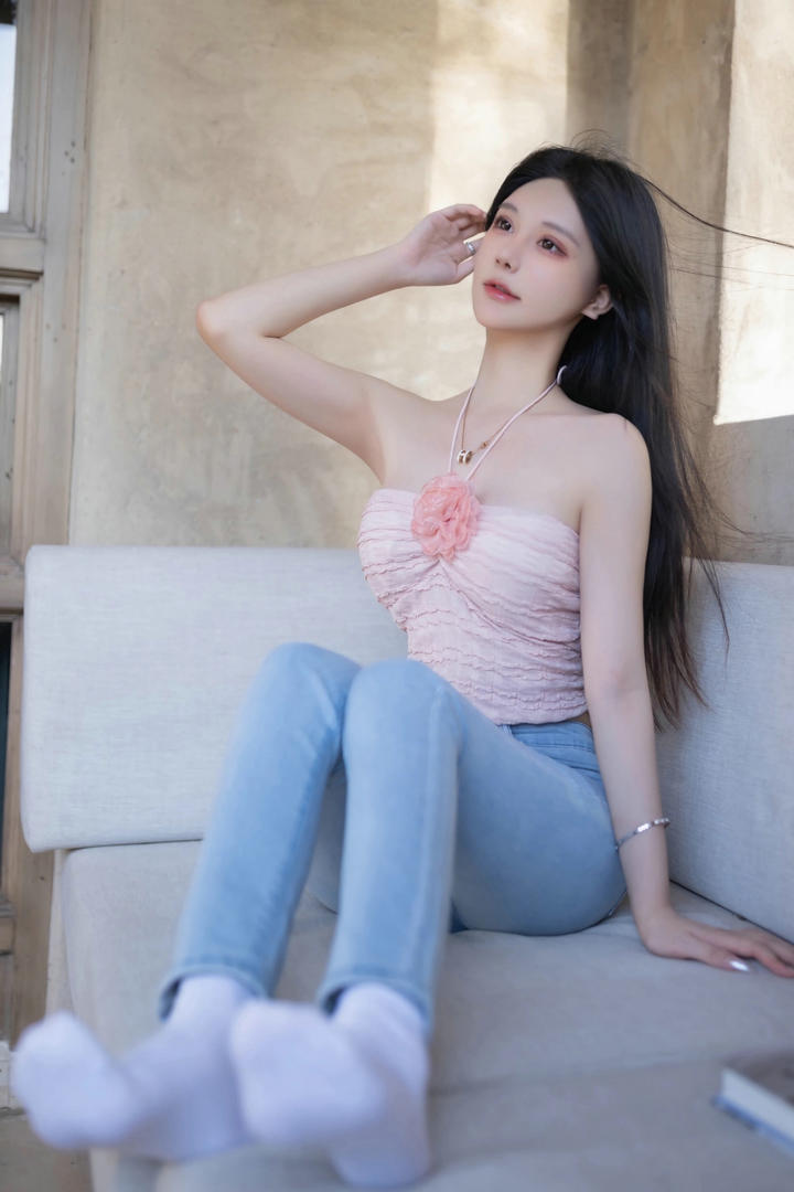 国内高颜值牛仔裤美女性感私房照大全