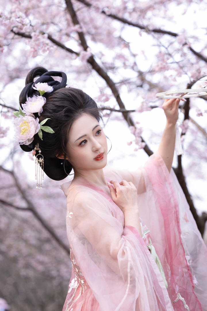 古典东方汉服美女图片