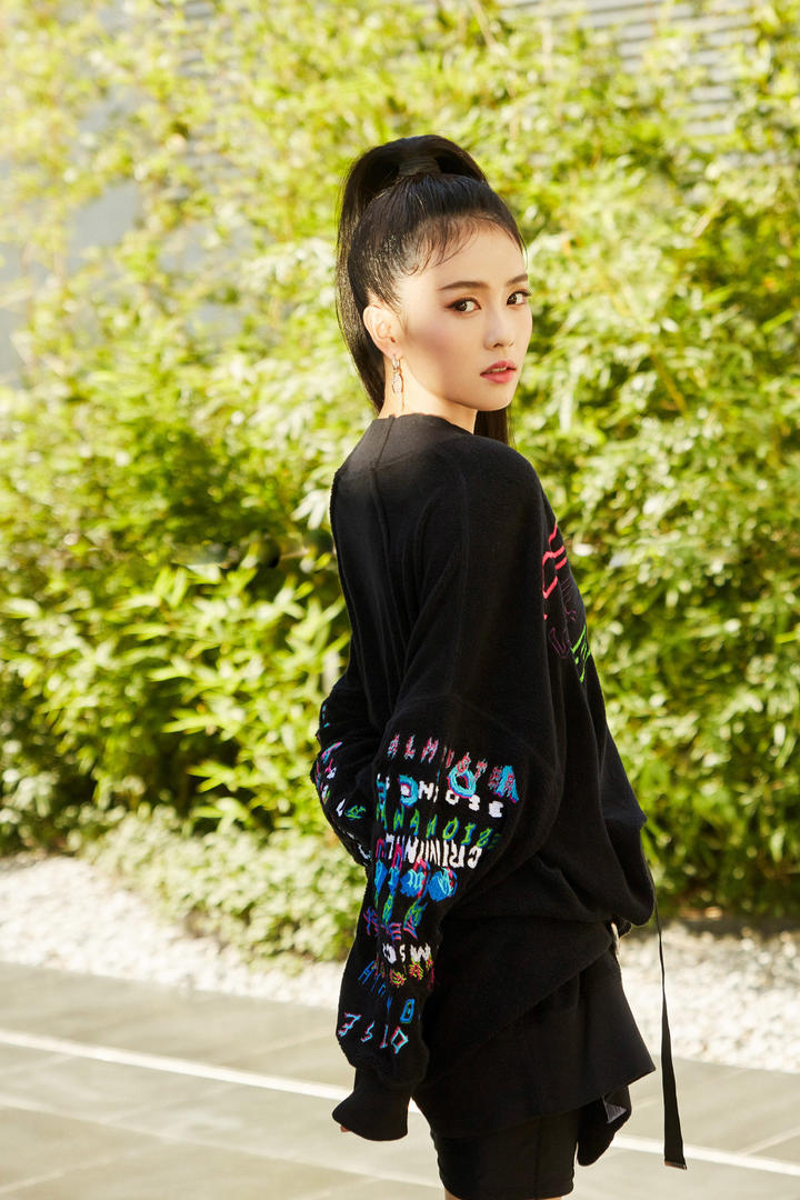街拍清纯美女明星白鹿个人照片