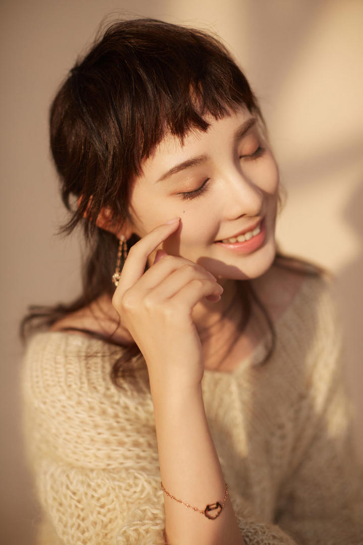 高清中国美女明星彭小苒美女写真图片
