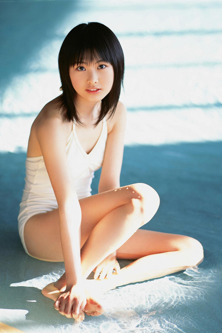 亚洲清纯日本泳装美女写真图片