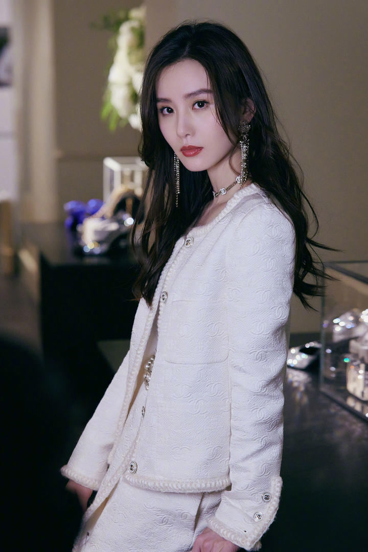 国内高清mm131美女明星专辑刘诗诗写真套图