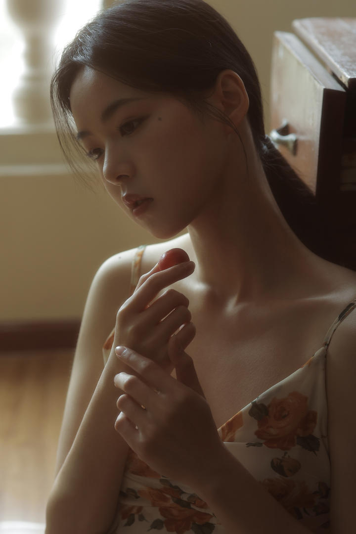 清纯乖巧的可爱甜美女生养眼手机壁纸图片大全