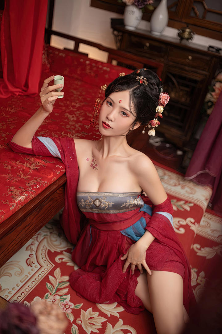 优模网大胸古装美女性感人体艺术写真图片