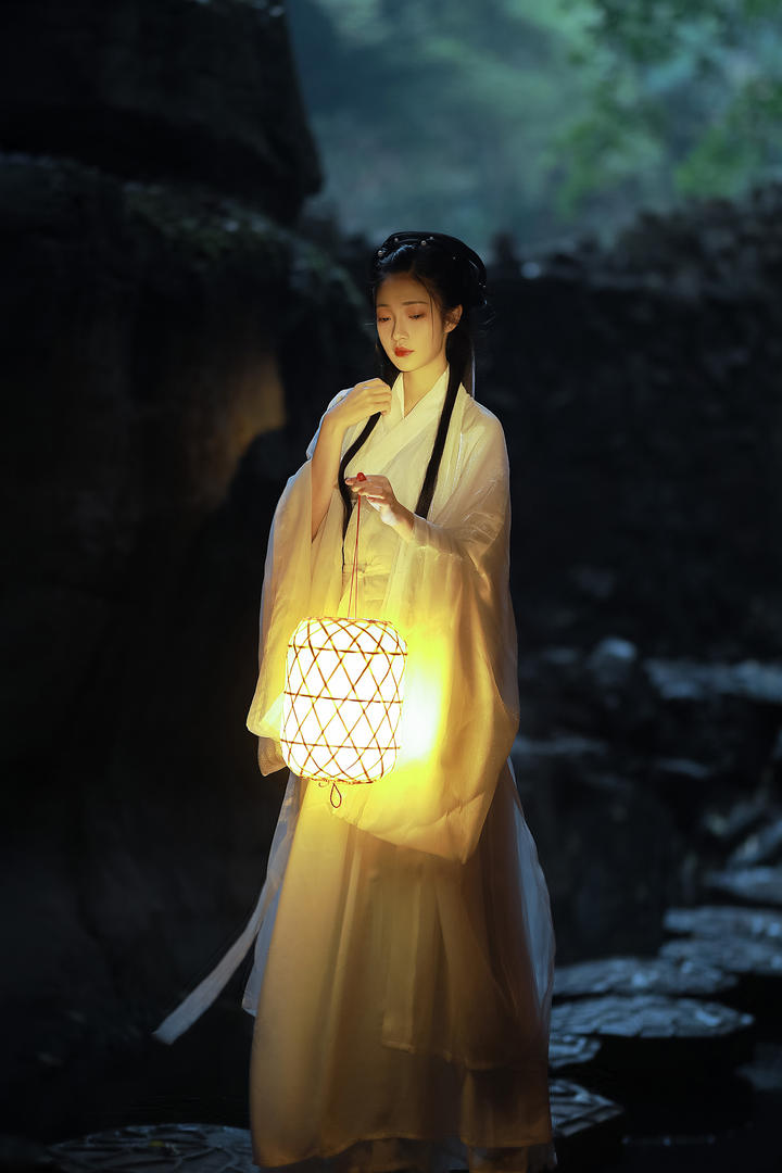 中国高清古装汉服美女唯美艺术照欣赏
