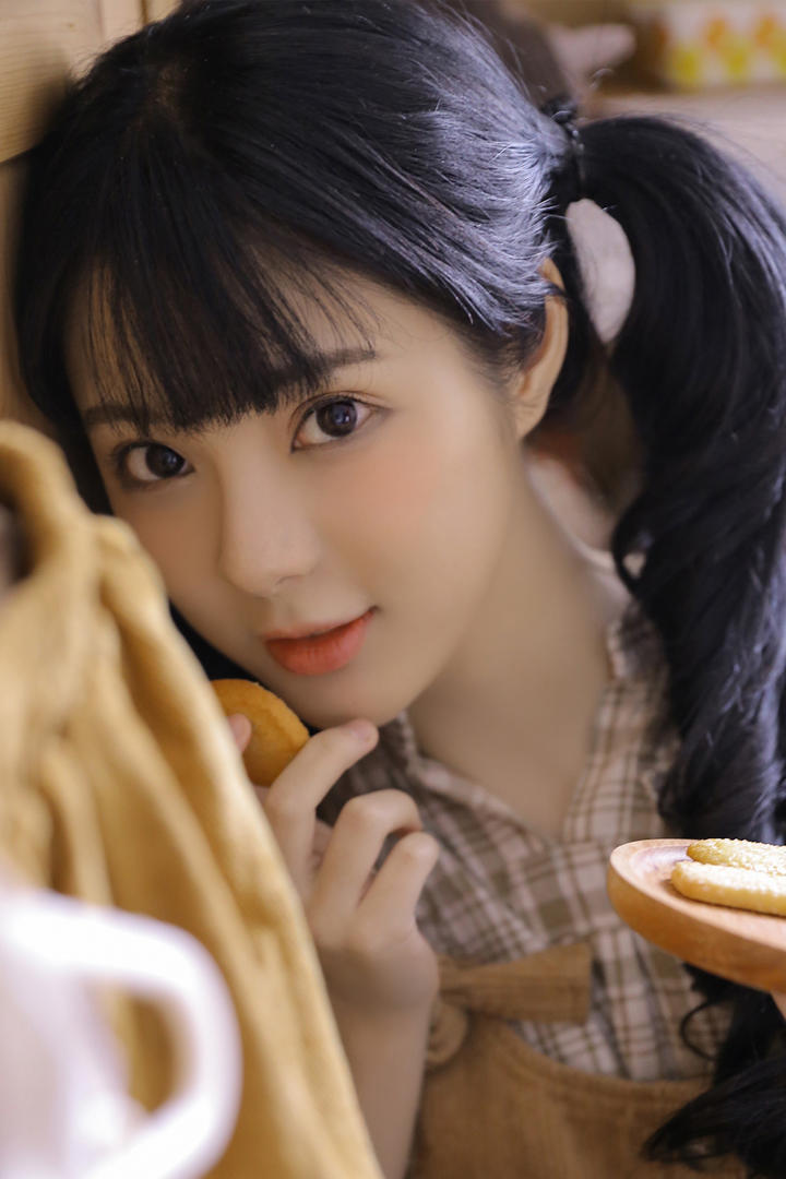 超高清大眼睛的可爱双马尾女生头像图片
