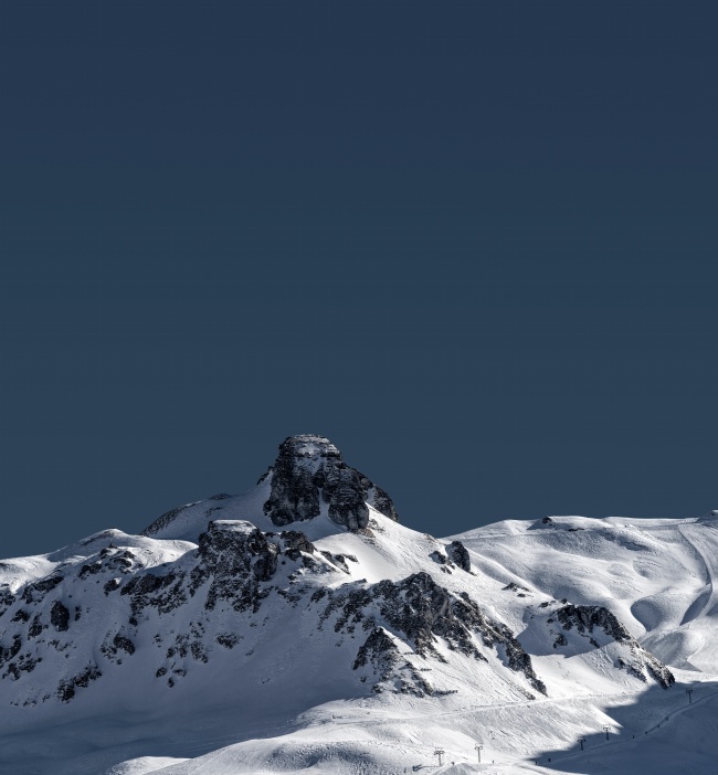 巍峨雪域高山图片