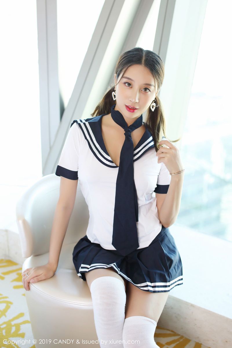 糖果画报美女模特筱慧Icon清纯学生制服翘臀丁字裤诱惑写真