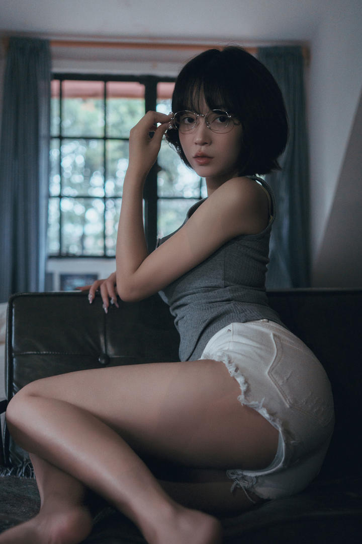 长腿学生妹高清大图