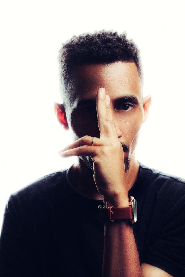 个性帅气欧美黑人帅哥写真图片