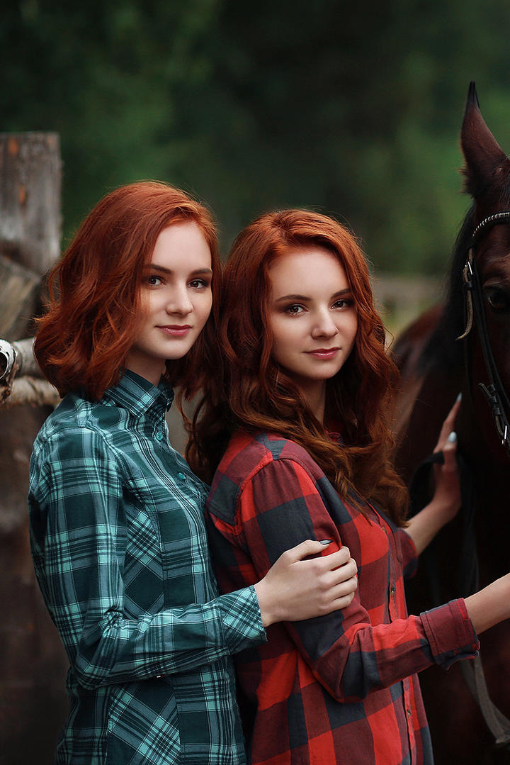 高清欧美漂亮美女姐妹花图片