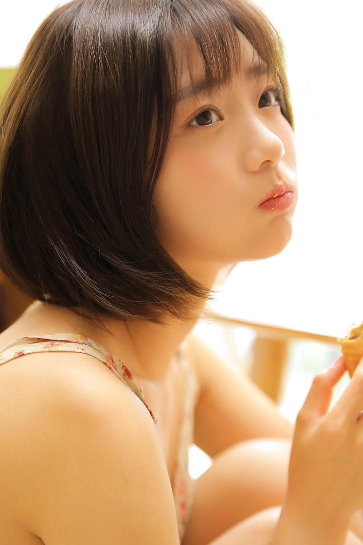 高清极品短发美女特写图片