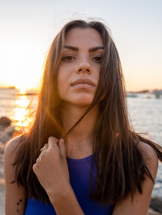 海上日出欧美美女图片