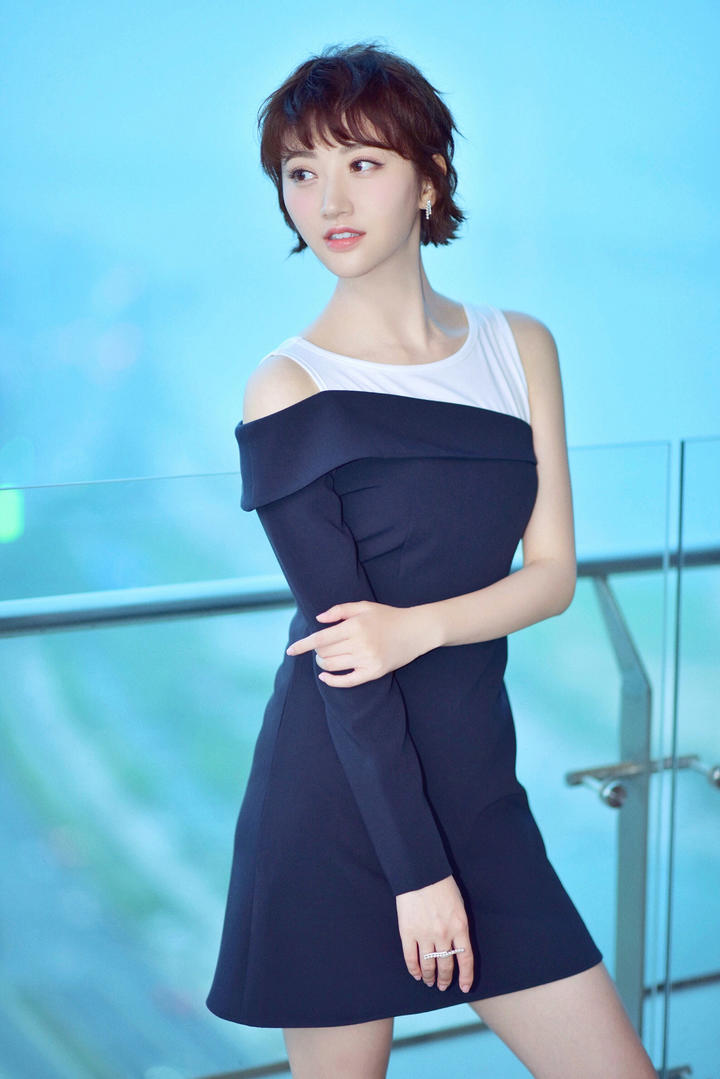 中国唯美短发美女明星景甜超清美女壁纸图片