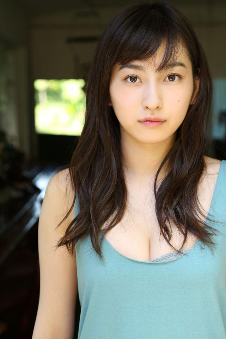 高清日本清纯性感大胸美女写真图片